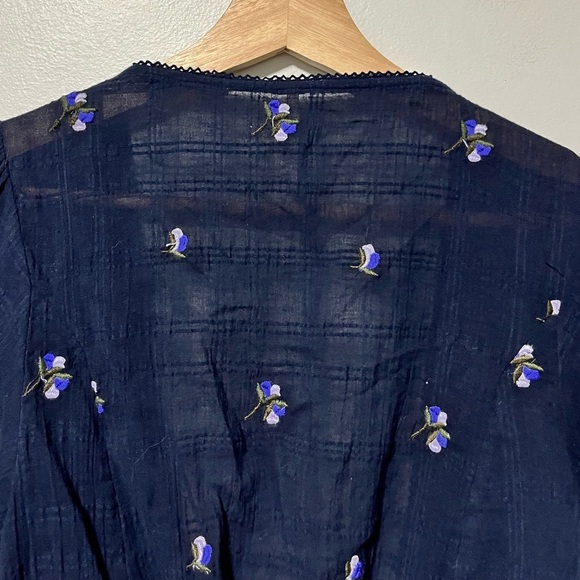 Free People XS Navy Blue Embroidered Wrap Blouse – Cotton, Boho Floral Tie Front - Picture 6 of 13